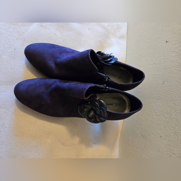 Anne Klein Women's  Shoes Suede  Purple  Zip Up Ankle Boots With flower Size 10M - Picture 11 of 15